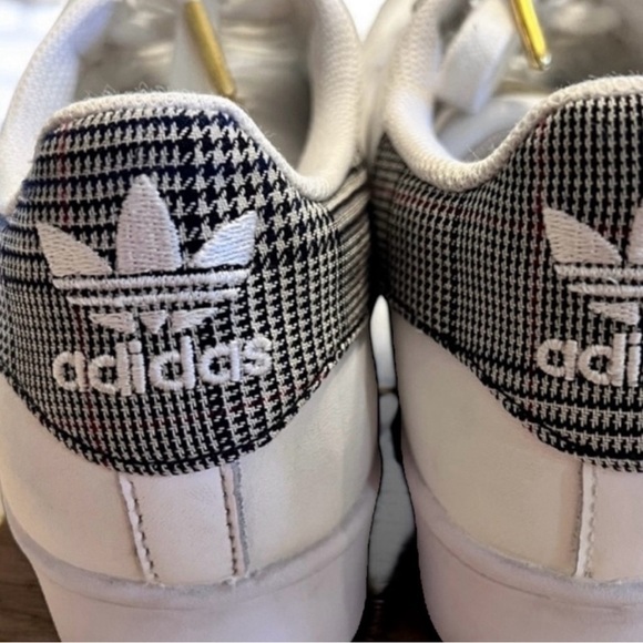 Adidas White Sneakers with Gold and Black Accents RARE - Picture 13 of 17